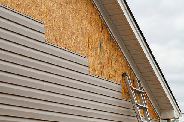 24/7 Emergency Vinyl Siding experts in Medford, MA